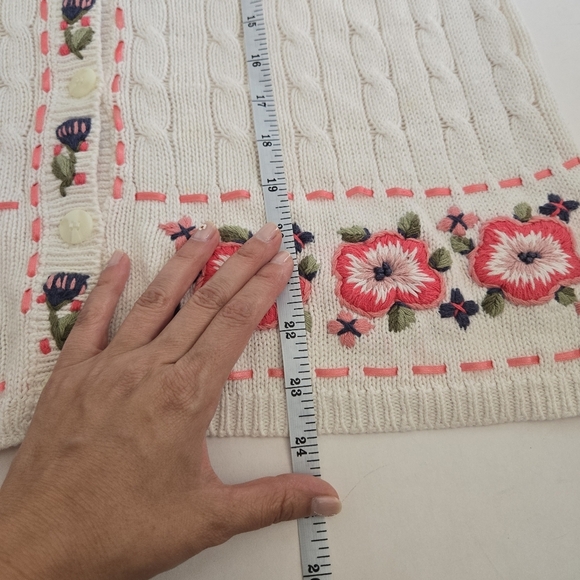 Vintage cable knit floral embroidered button down sweater vest sz M - Picture 7 of 8